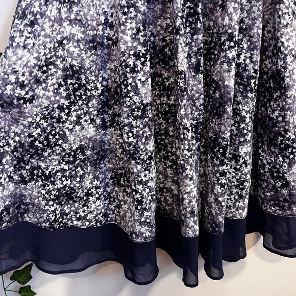 Vera Wang Sleeveless Midi Purple & White A-Line Flowered Dress - Picture 16 of 16